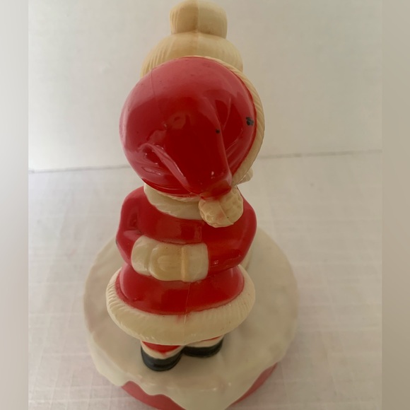 Vintage Musical Mr. and Mrs. Santa Claus. Revolving. - Picture 3 of 6